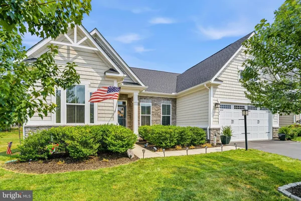 Property Slideshow image 3 of 62 | 106 fringetree ct, Lake Frederick, VA, 22630