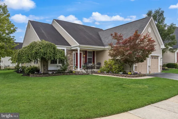Property Slideshow image 3 of 26 | 33 hibiscus dr, Marlton, NJ, 08053