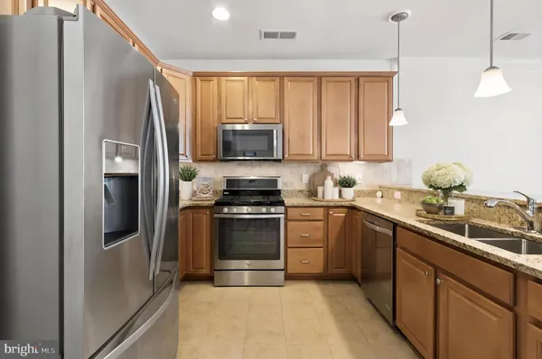 Property Slideshow image 3 of 27 | 173 hyannis pl, Fredericksburg, VA, 22406