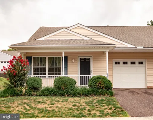 Property Slideshow image 2 of 16 | 264 e harmony dr 99, Pottstown, PA, 19464
