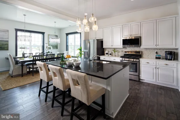 Property Slideshow image 2 of 25 | 324 heritage shores cir, Bridgeville, DE, 19933