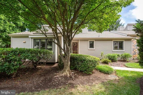 Property Slideshow image 3 of 41 | 556 franklin way, West Chester, PA, 19380