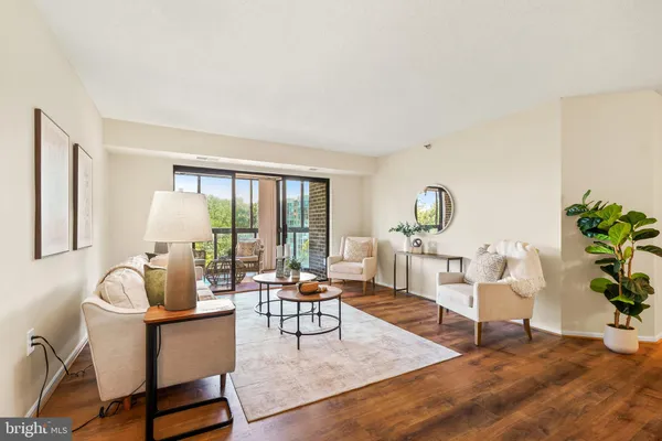 Property Slideshow image 3 of 44 | 15115 interlachen dr 3-621, Silver Spring, MD, 20906