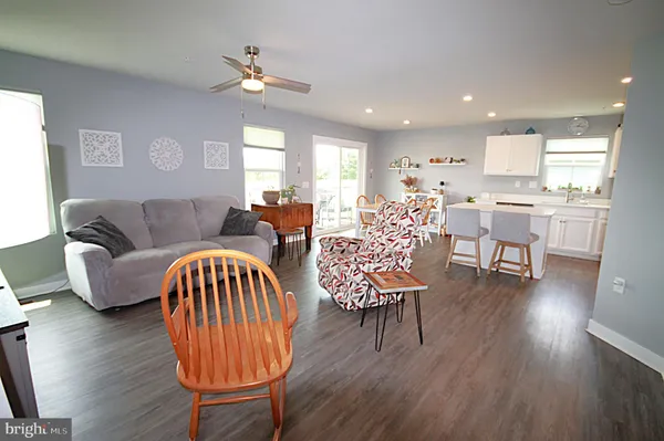 Property Slideshow image 3 of 28 | 323 steeplechase ln, Pottstown, PA, 19464