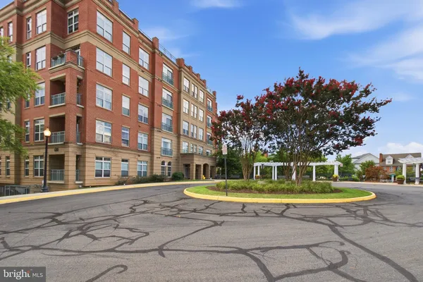 Property Slideshow image 3 of 72 | 680 watermans, Woodbridge, VA, 22191
