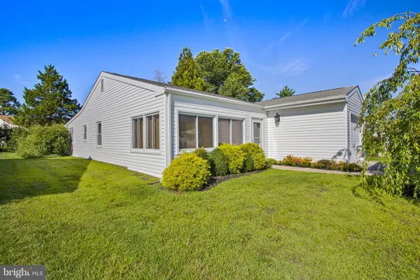 Property Slideshow image 3 of 26 | 223 huntington dr, Southampton, NJ, 08088
