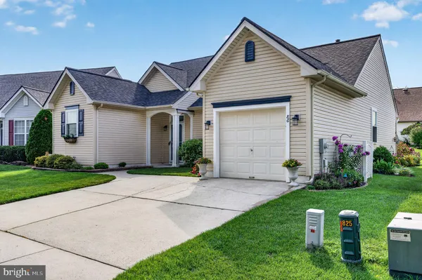 Property Slideshow image 2 of 34 | 86 morning glory, Woodbury, NJ, 08096