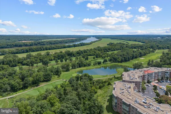 Property Slideshow image 3 of 25 | 19355 cypress ridge ter 514, Leesburg, VA, 20176