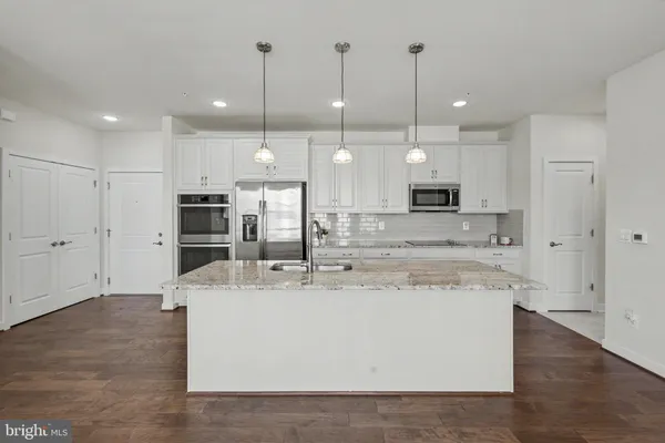 Property Slideshow image 3 of 54 | 43091 wynridge dr 201, Broadlands, VA, 20148