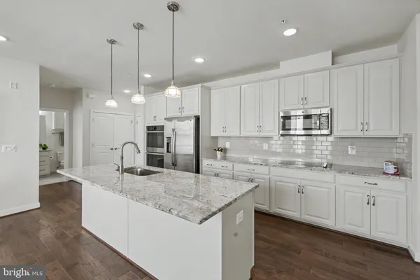 Property Slideshow image 2 of 54 | 43091 wynridge dr 201, Broadlands, VA, 20148