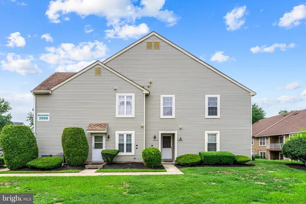Property Slideshow image 2 of 33 | 3520 neils ct b, Mount Laurel, NJ, 08054