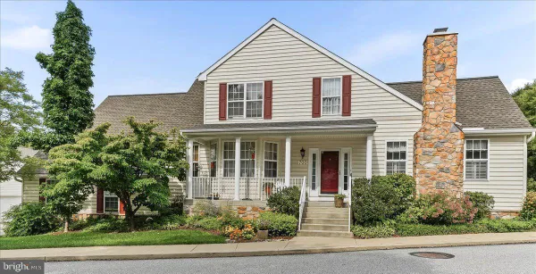 Property Slideshow image 2 of 55 | 700 arbor ln, Kennett Square, PA, 19348