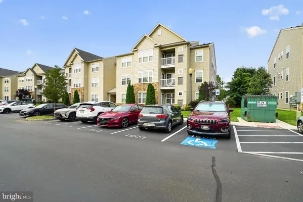 Property Slideshow image 2 of 17 | 1503 moore st 303, Bristol, PA, 19007