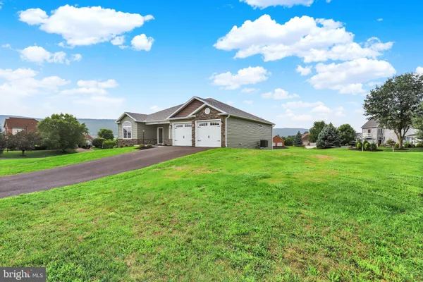 Property Slideshow image 3 of 39 | 6358 saucon valley dr, Fayetteville, PA, 17222