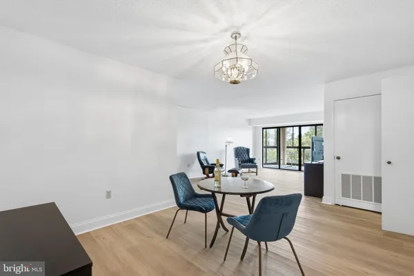 Property Slideshow image 3 of 26 | 15100 interlachen dr 4-822, Silver Spring, MD, 20906