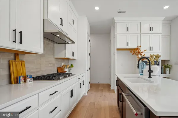 Property Slideshow image 3 of 23 | 615 regency blvd cassidy  plan, Jenkintown, PA, 19046