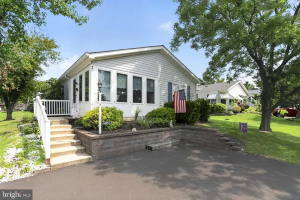 Property Slideshow image 2 of 35 | 495 goldenrod xing, Buckingham, PA, 18912
