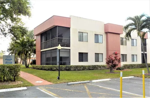 Property Slideshow image 2 of 20 | 15036 ashland ln apt 69, Delray Beach, FL, 33484