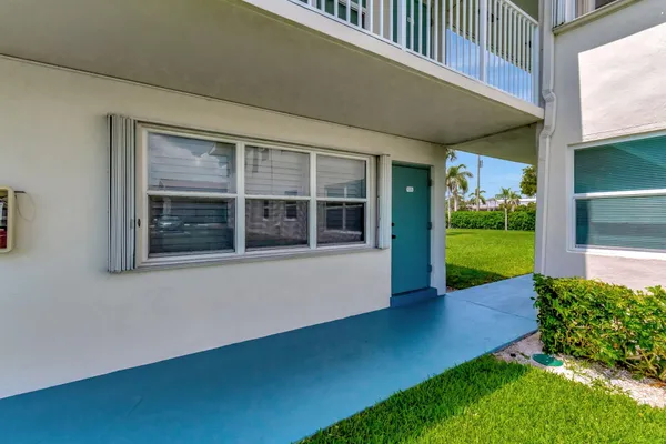 Property Slideshow image 3 of 42 | 740 horizons 105, Boynton Beach, FL, 33435