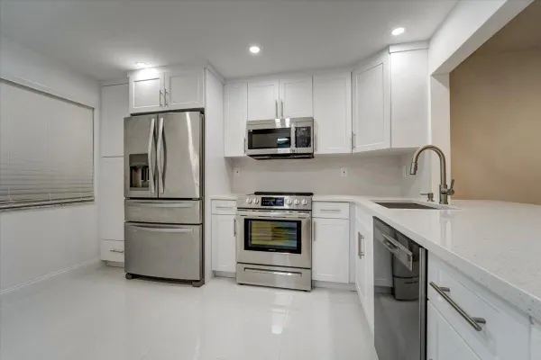 Property Slideshow image 3 of 19 | 3601 inverrary dr 102, Lauderhill, FL, 33319