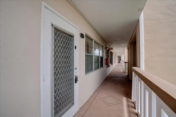 Property Slideshow image 2 of 26 | 250 southampton c, West Palm Beach, FL, 33417