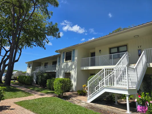 Property Slideshow image 2 of 26 | 17 westgate ln 17h, Boynton Beach, FL, 33436