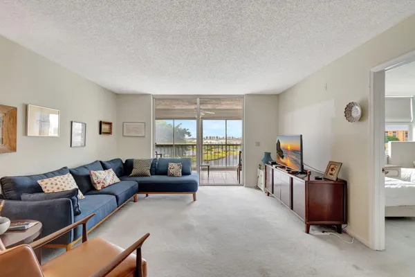 Property Slideshow image 2 of 40 | 14575 bonaire blvd 402, Delray Beach, FL, 33446