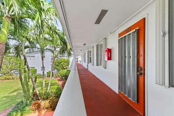 Property Slideshow image 3 of 65 | 203 ellesmere d, Deerfield Beach, FL, 33442
