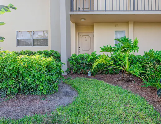 Property Slideshow image 2 of 41 | 3755 via poinciana apt 101, Lake Worth, FL, 33467
