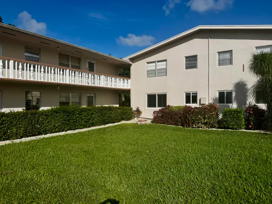 Property Slideshow image 2 of 19 | 206 dorchester i, West Palm Beach, FL, 33417