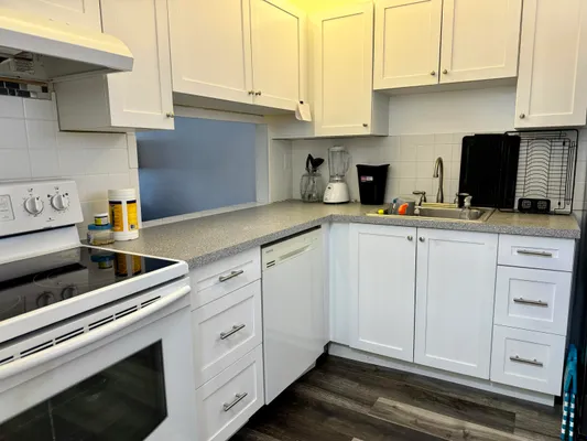 Property Slideshow image 3 of 15 | 2581 garden dr 309, Lake Worth, FL, 33461