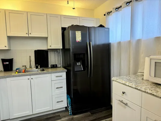 Property Slideshow image 2 of 15 | 2581 garden dr 309, Lake Worth, FL, 33461