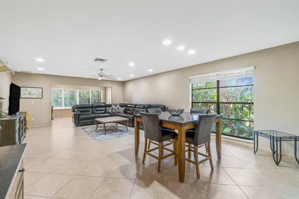 Property Slideshow image 2 of 34 | 22 westgate ln h, Boynton Beach, FL, 33436