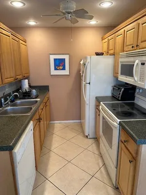 Property Slideshow image 2 of 14 | 4032 exeter b, Boca Raton, FL, 33434