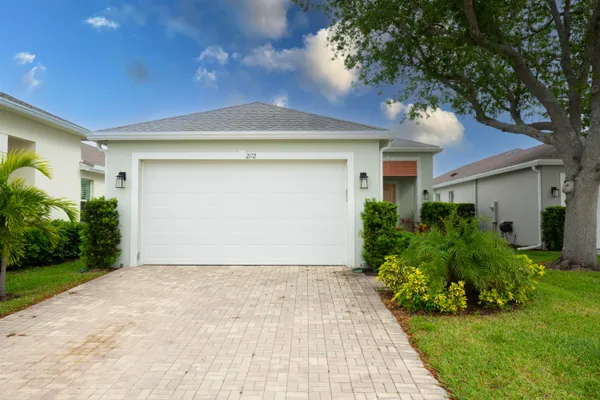 Property Slideshow image 2 of 34 | 2172 falls mnr, Vero Beach, FL, 32967