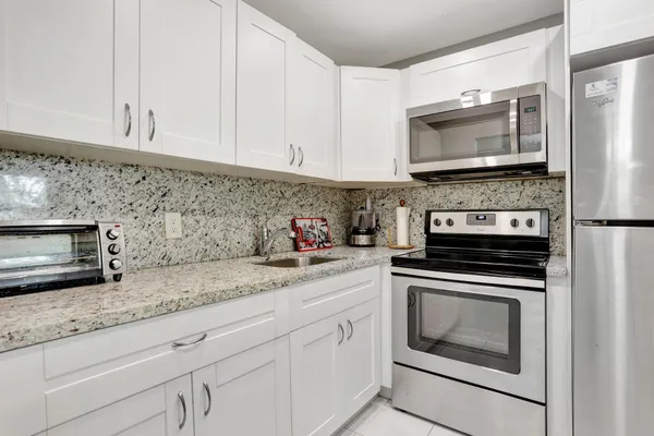 Property Slideshow image 2 of 79 | 3028 berkshire b, Deerfield Beach, FL, 33442