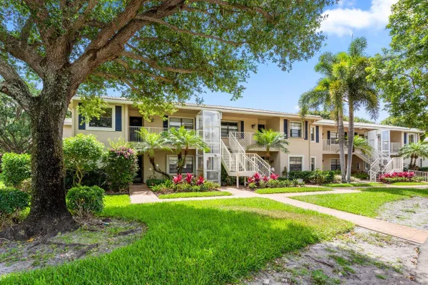 Property Slideshow image 2 of 38 | 34 stratford ln c, Boynton Beach, FL, 33436