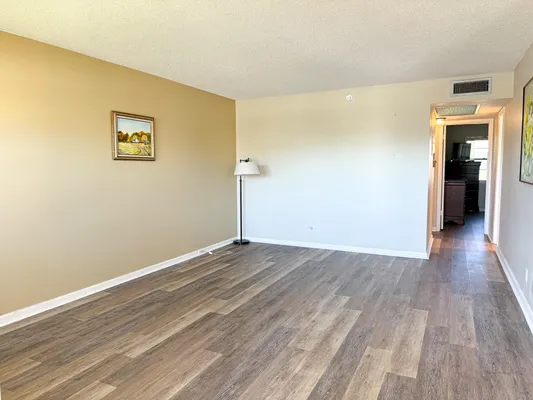 Property Slideshow image 3 of 11 | 161 kent j, West Palm Beach, FL, 33417