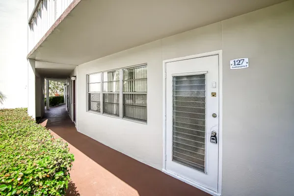 Property Slideshow image 3 of 46 | 127 southampton b # 127, West Palm Beach, FL, 33417