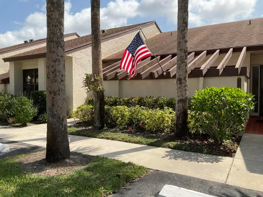 Property Slideshow image 2 of 32 | 3898 vine tree trl b, Lake Worth, FL, 33467