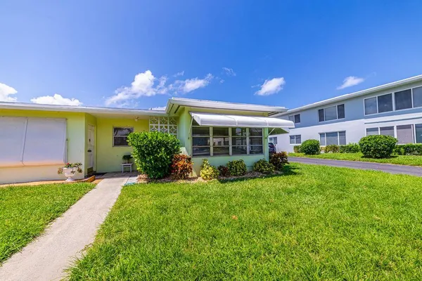 Property Slideshow image 3 of 26 | 235 main blvd d, Boynton Beach, FL, 33435