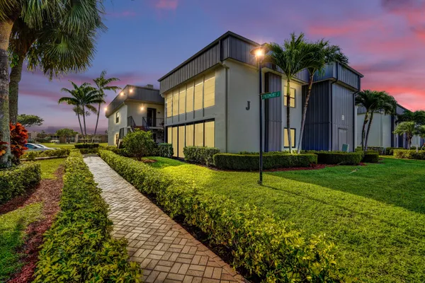 Property Slideshow image 2 of 46 | 475 piedmont j, Delray Beach, FL, 33484