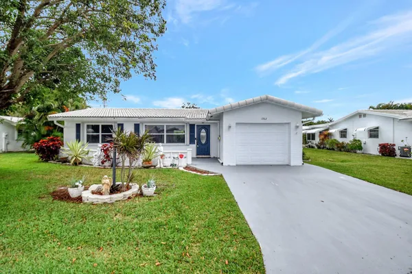 Property Slideshow image 2 of 48 | 1902 sw 22nd ave, Boynton Beach, FL, 33426