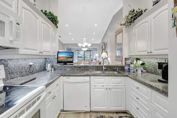 Property Slideshow image 3 of 50 | 5231 fairway woods dr apt 3311, Delray Beach, FL, 33484