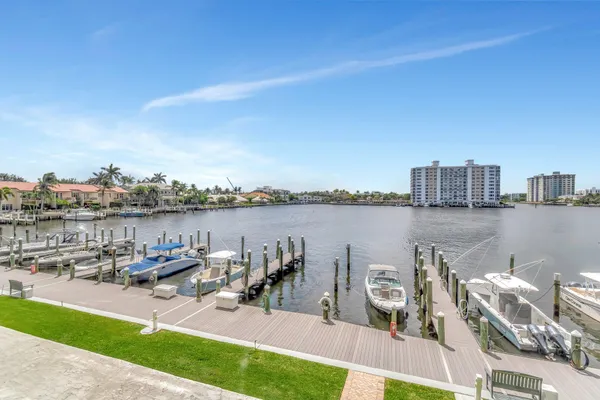 Property Slideshow image 2 of 56 | 220 macfarlane dr s203, Delray Beach, FL, 33483