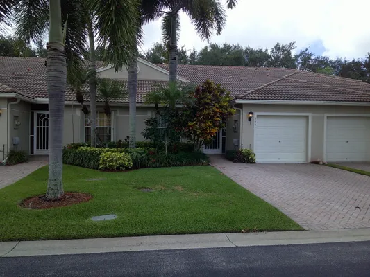 Property Slideshow image 2 of 28 | 9492 swansea ln, West Palm Beach, FL, 33411