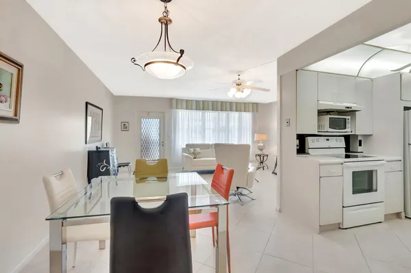 Property Slideshow image 3 of 75 | 2043 cambridge c, Deerfield Beach, FL, 33442