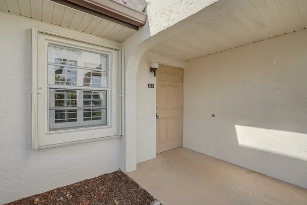 Property Slideshow image 3 of 45 | 122 lake rebecca dr, West Palm Beach, FL, 33411