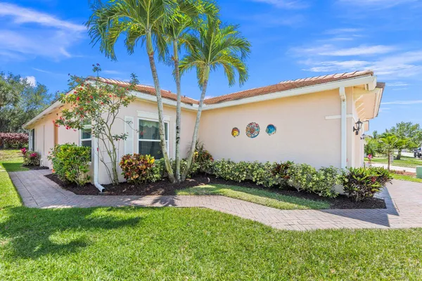 Property Slideshow image 2 of 43 | 343 sw coconut key way, Port Saint Lucie, FL, 34986