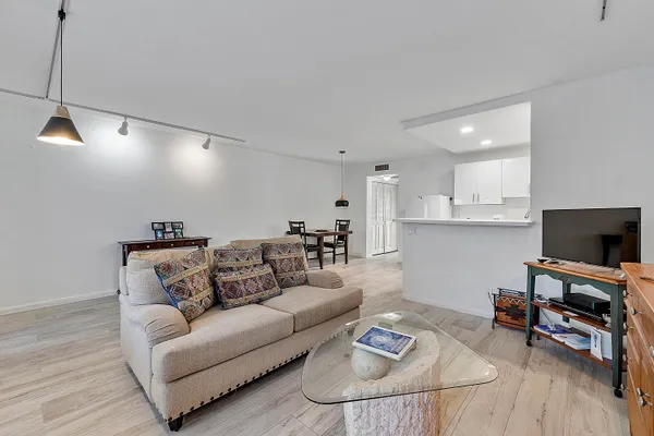 Property Slideshow image 2 of 14 | 1012 newport g # 1012, Deerfield Beach, FL, 33442